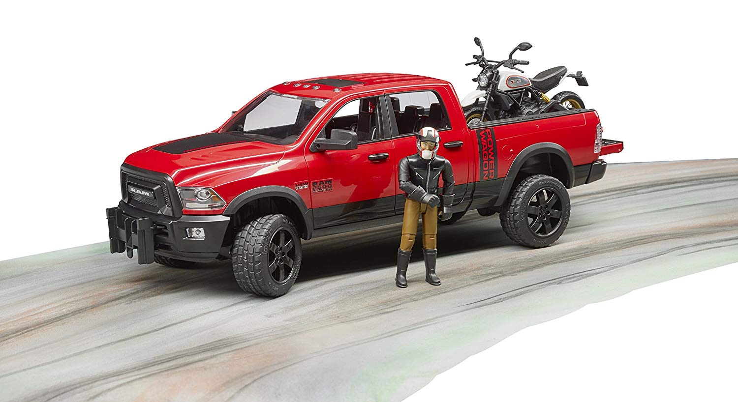  Ram 2500 Power Wagon con Scrambler Ducati