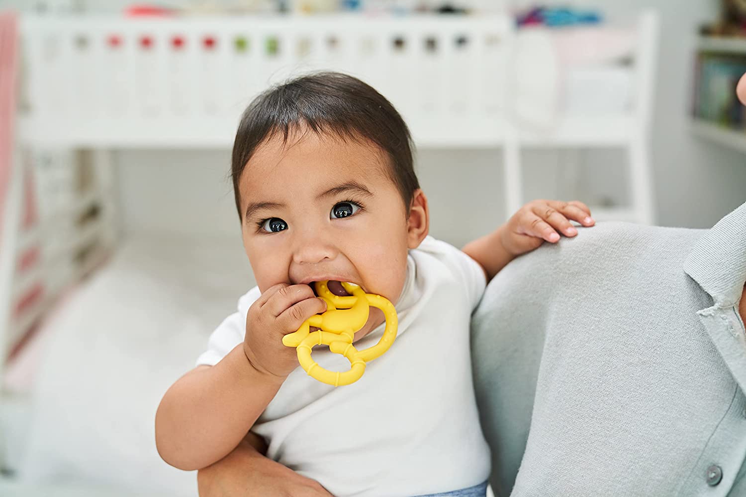 Mini scimmietta dentizione gialla