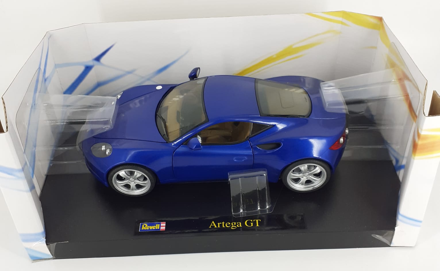 auto Artega GT metalizzata blu 1/18