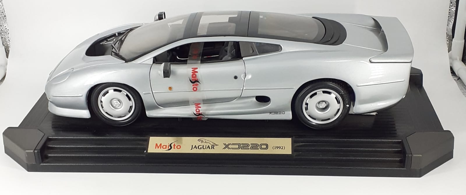 jaguar xj220 1/12