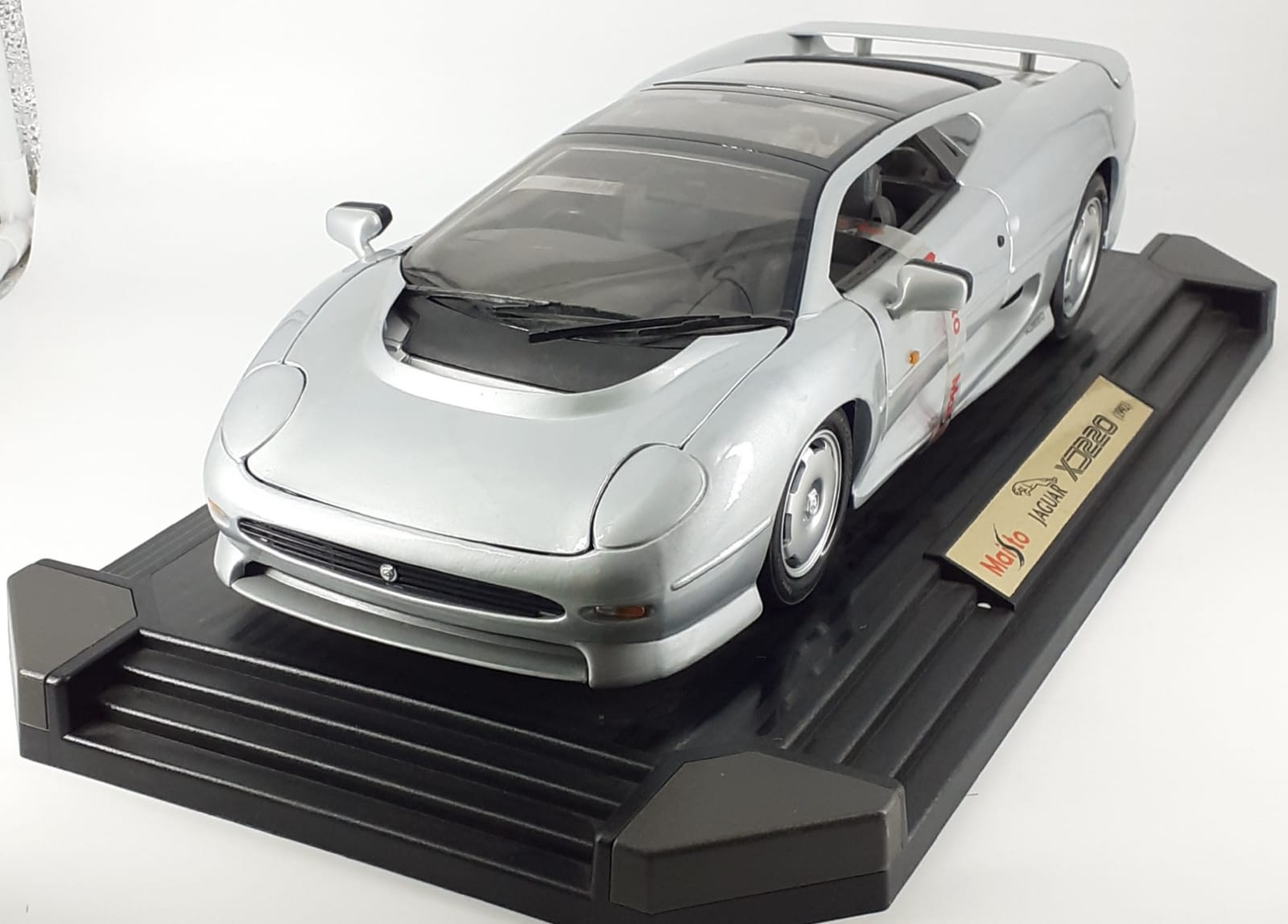 jaguar xj220 1/12