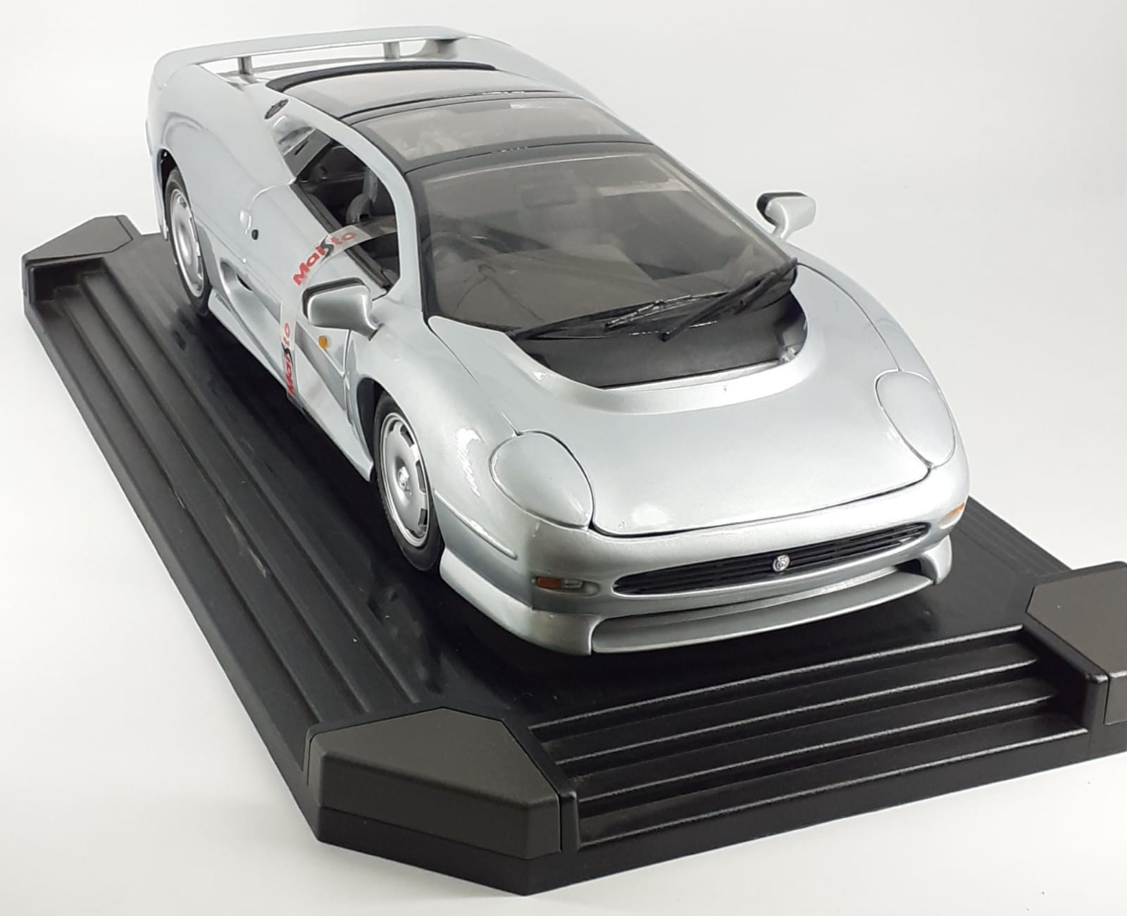 jaguar xj220 1/12