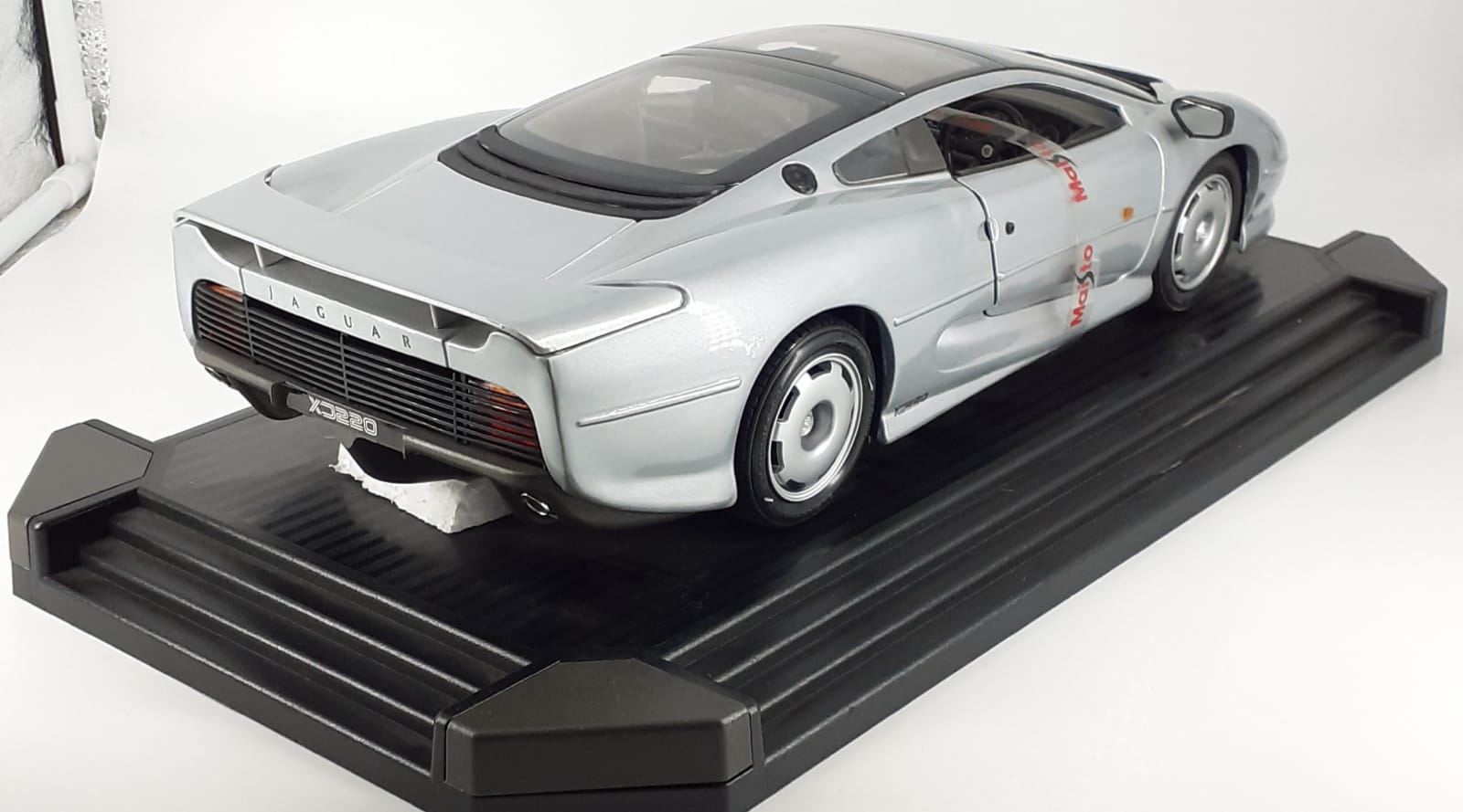 jaguar xj220 1/12