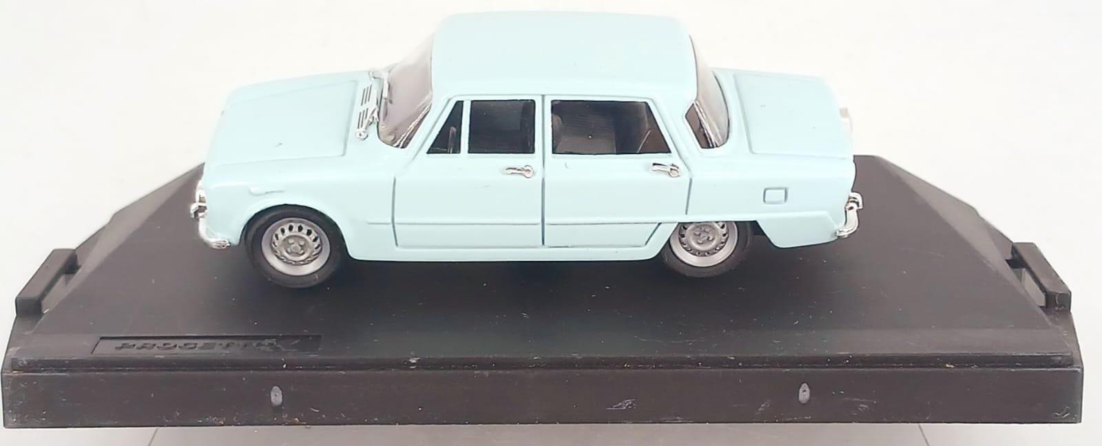 Alfa Romeo Giulia 1962 celeste 1/43
