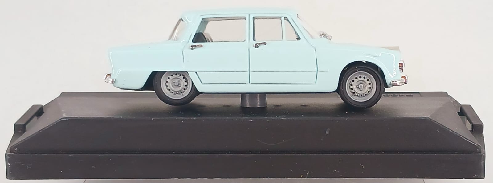 Alfa Romeo Giulia 1962 celeste 1/43