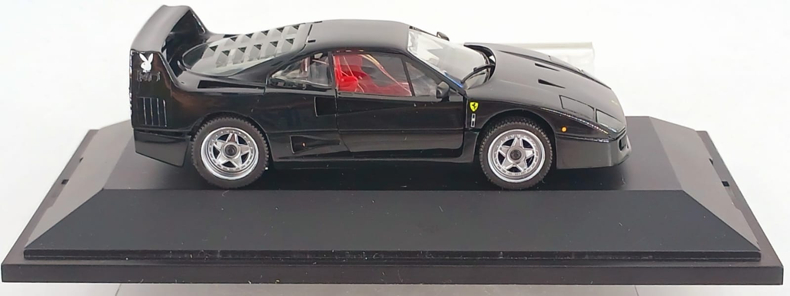 Ferrari F40 Playboy Edition 1:43