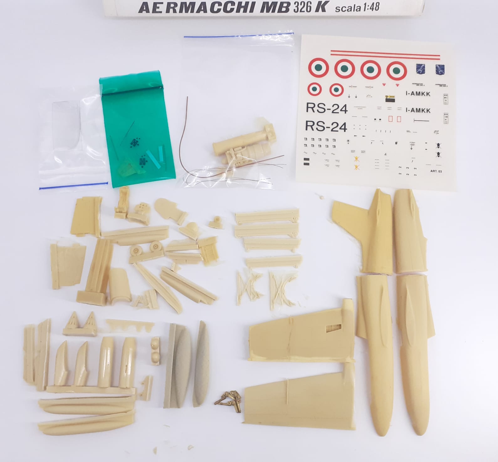 Aermacchi MB 326k con turbogetto R.R.Viper 1/48