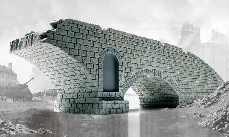 Ponte in rovina bombardato