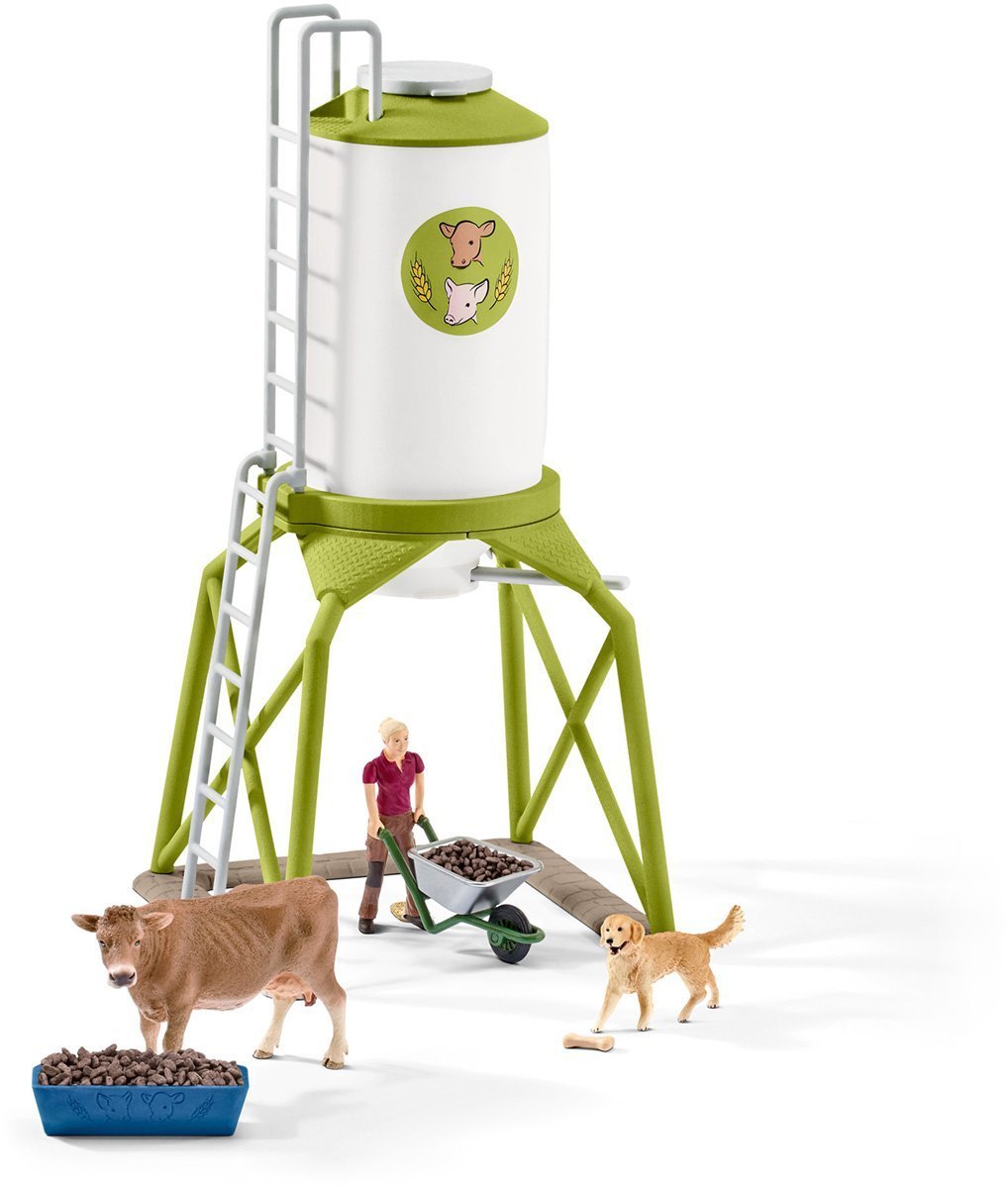 Silos con mangime e suini