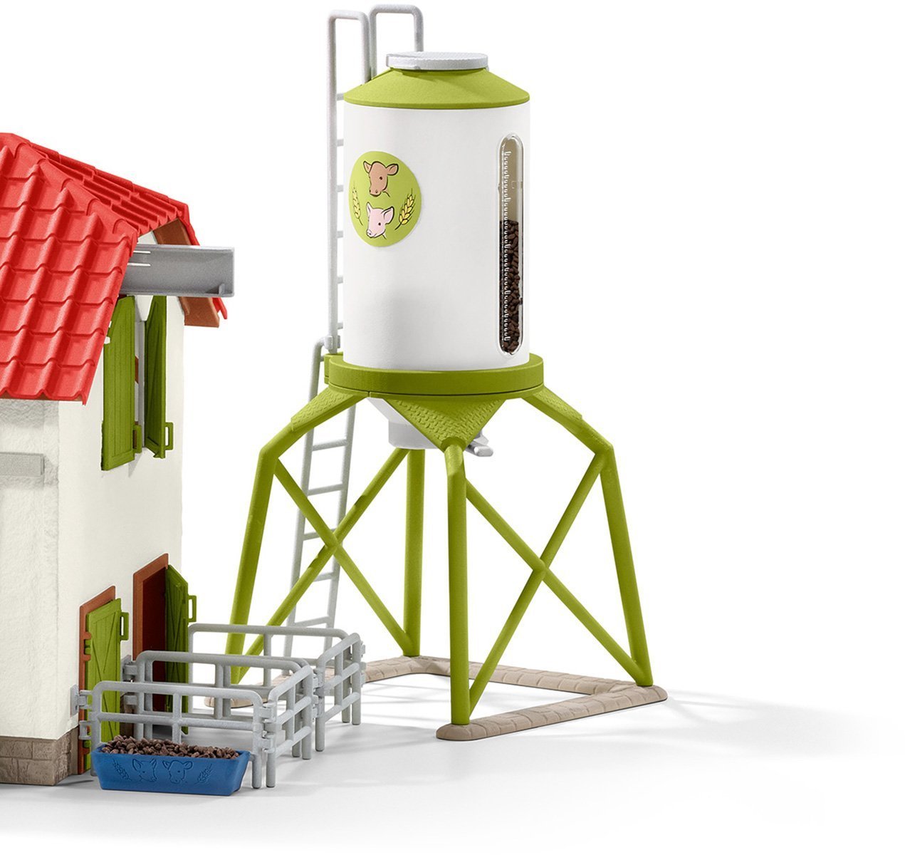 Silos con mangime e suini
