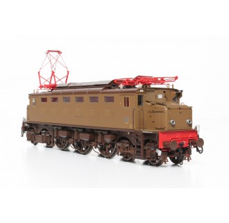 locomotiva elettrica E326 fs con fari alti
