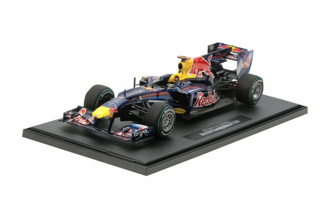 Red Bull Racing Renault RB6 Vettel n'5 1/20 