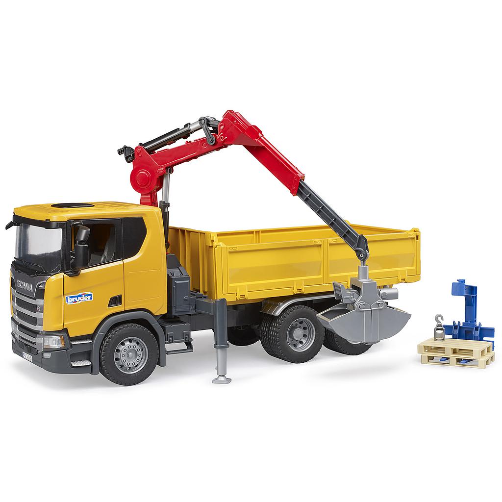 Camion con braccio meccanico
