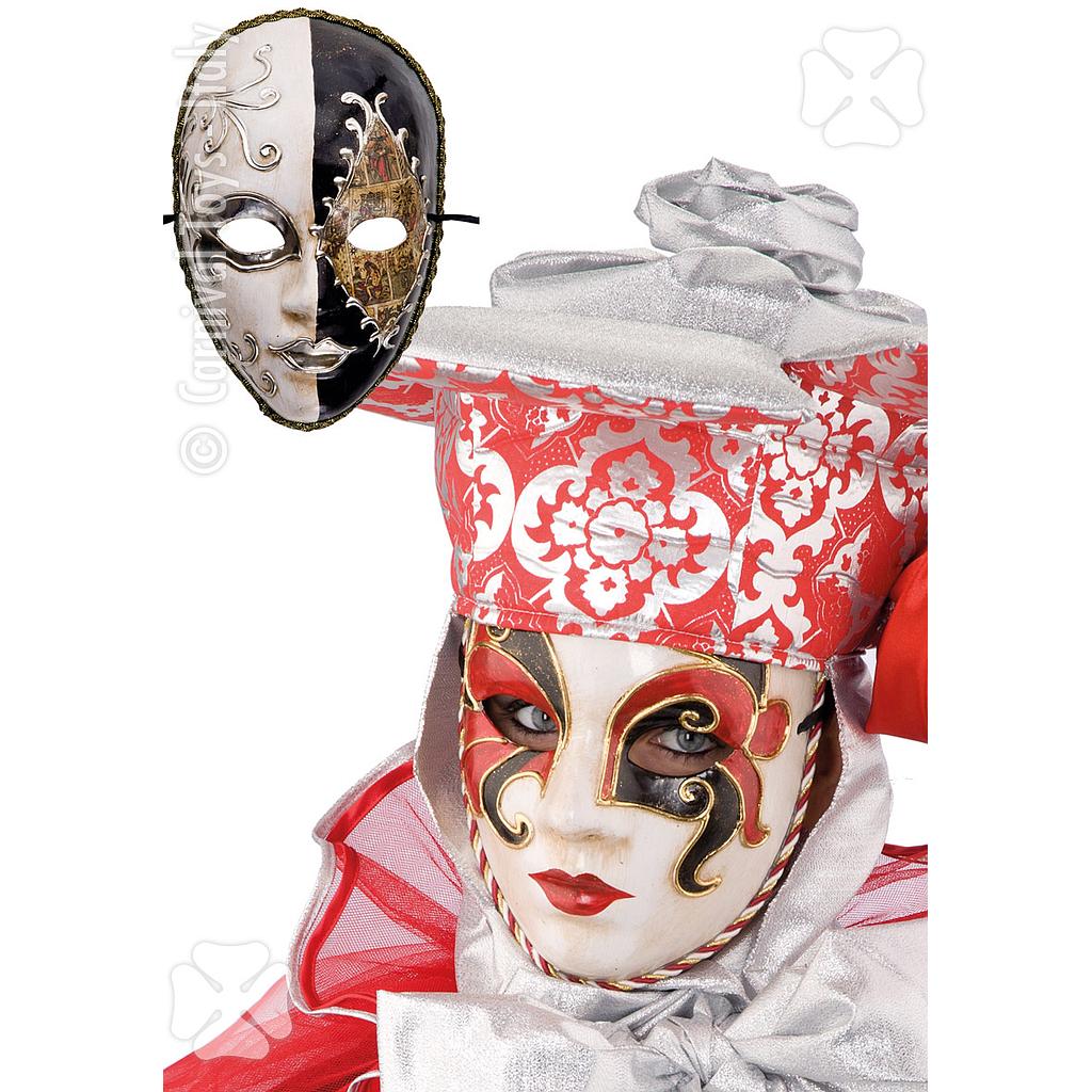 maschera in cartapesta decorata