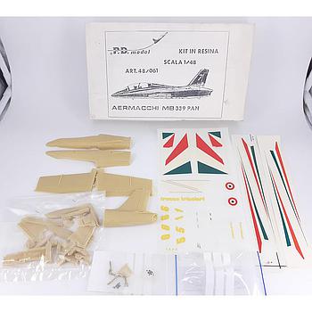 Aermacchi MB339 pan frecce tricolori 1/48 kit in resina