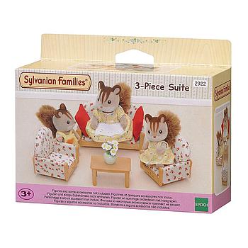 divano con poltrone e tavolo