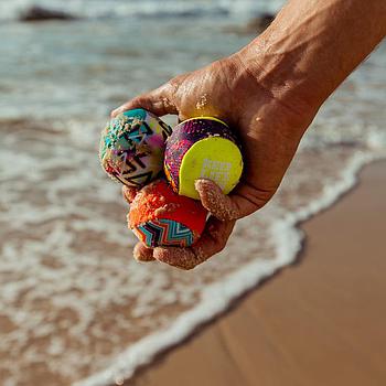 Waboba Extreme ball rimbalza sull'acqua