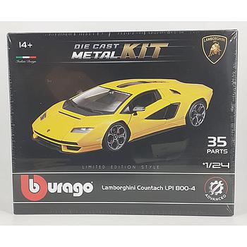 Lamborghini Countach LPI 800-4 in kit 1/24